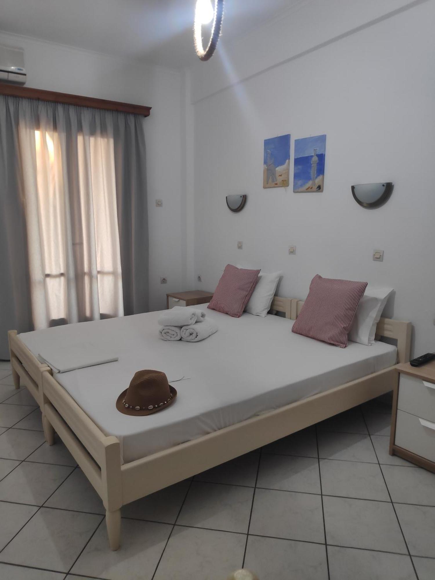 Apartment Dora Batsi (Andros)